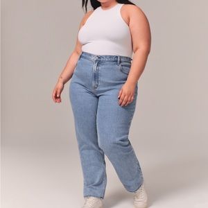 Abercrombie & Fitch - 90’s straight ultra high rise (curve love)
